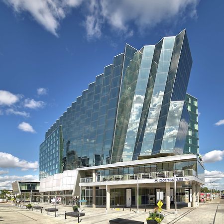 Готель Doubletree By Hilton Edmonton Downtown Екстер'єр фото