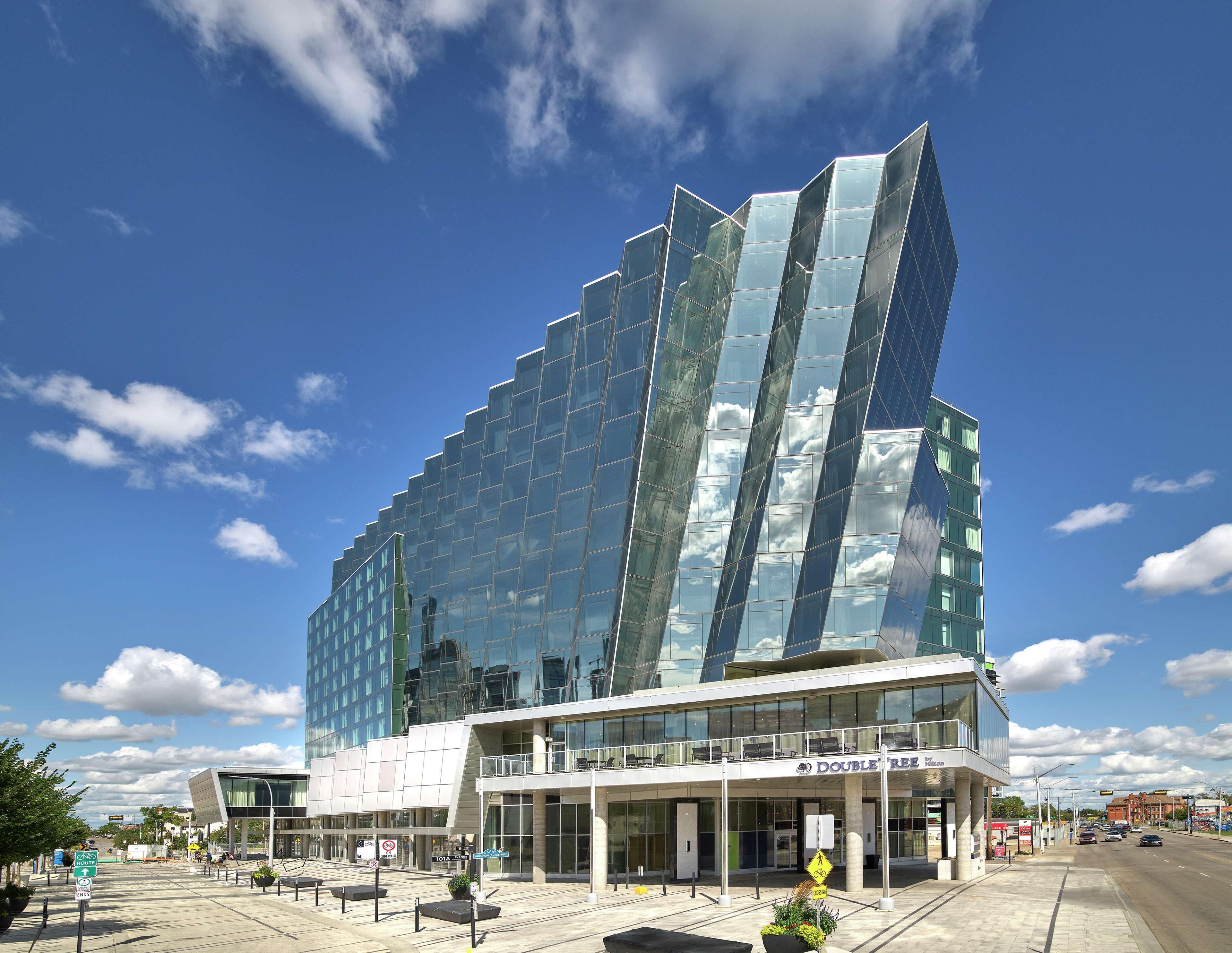 Готель Doubletree By Hilton Edmonton Downtown Екстер'єр фото