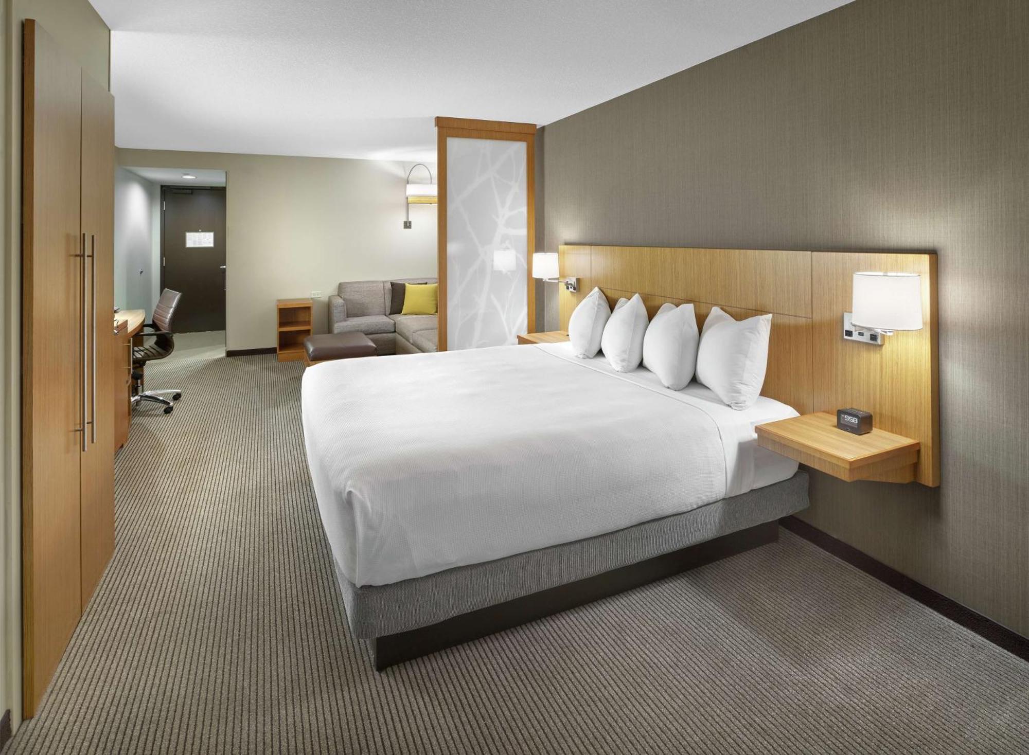Готель Doubletree By Hilton Edmonton Downtown Екстер'єр фото