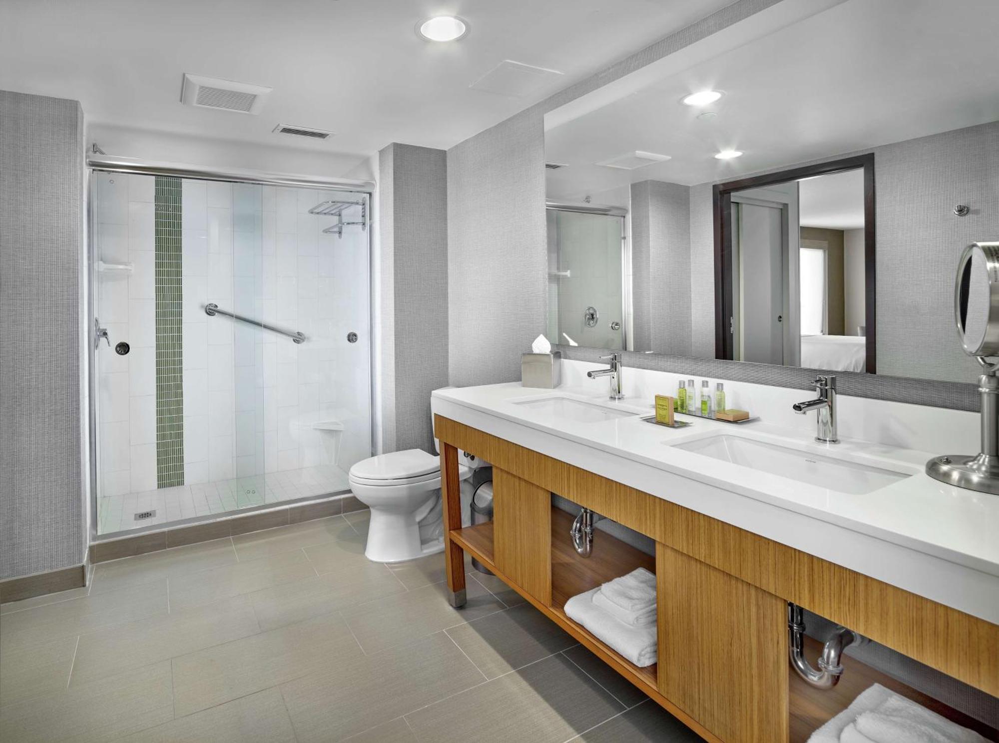 Готель Doubletree By Hilton Edmonton Downtown Екстер'єр фото