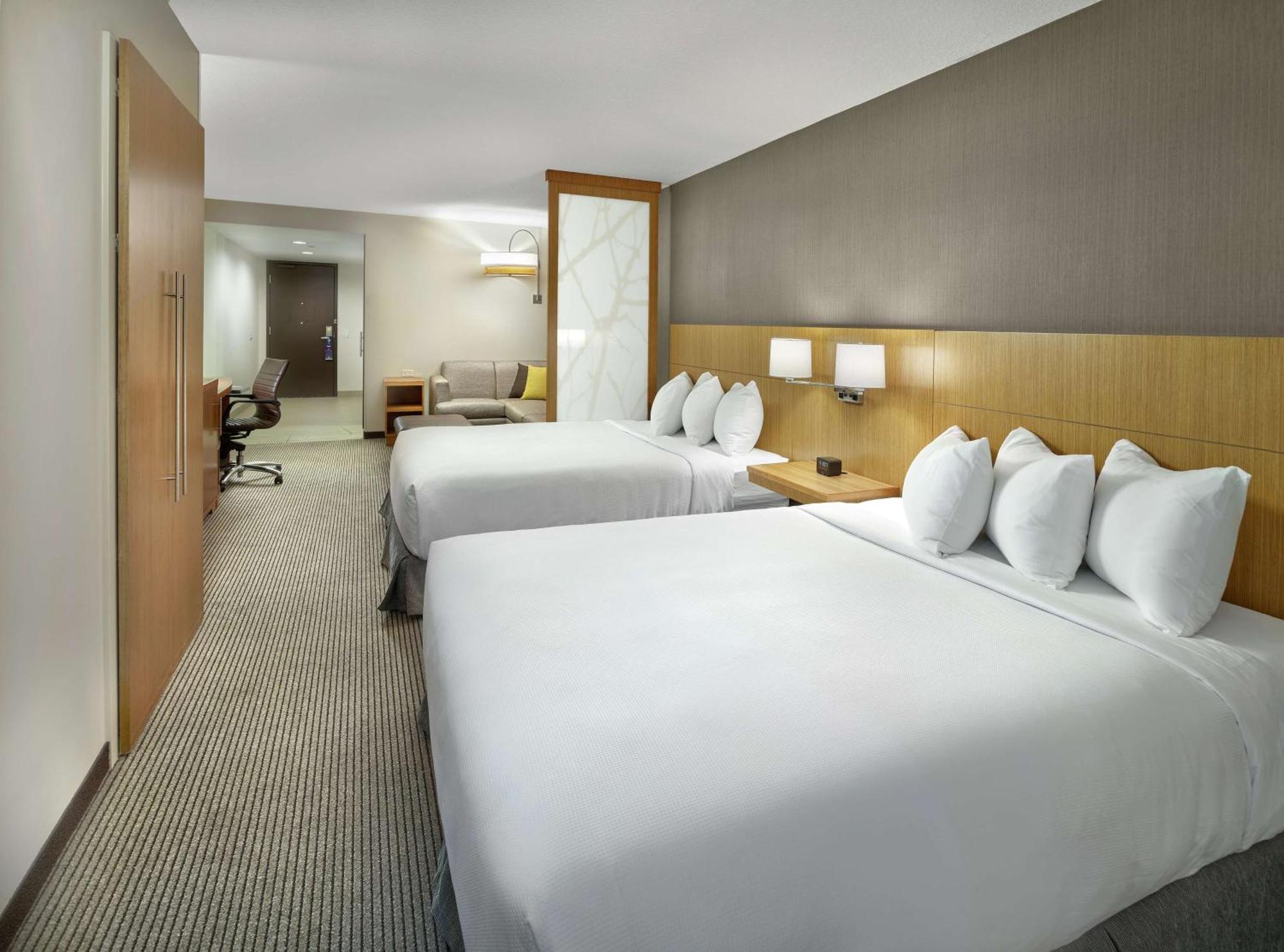 Готель Doubletree By Hilton Edmonton Downtown Екстер'єр фото