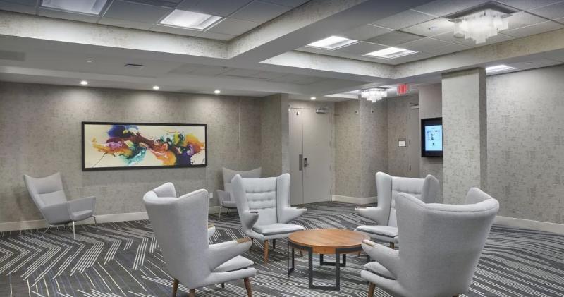 Готель Doubletree By Hilton Edmonton Downtown Екстер'єр фото